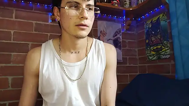 PaulDamico Show in webcam