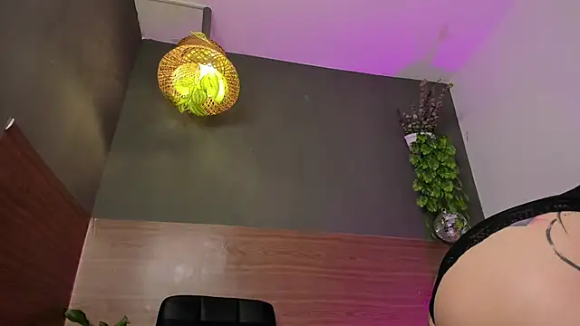 GinebraaFox_ Chat XXX in diretta