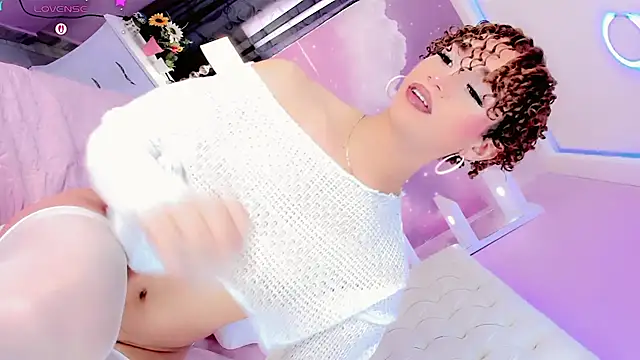 Nauthy_girl's Webcam Show