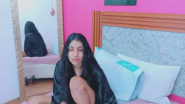 Chat XXX en directo de littlee_emilyy_