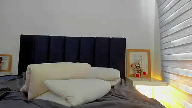 Chat XXX Live melanie_roux__