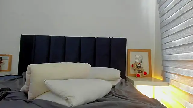 melanie_roux__ élő XXX-chatje