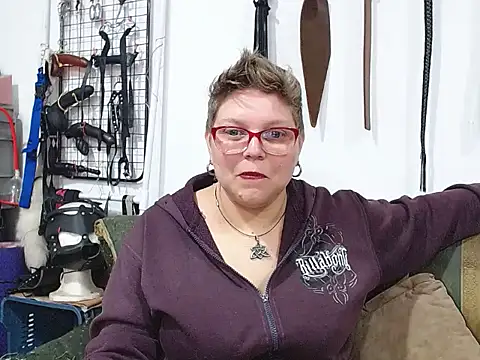 Leah_R live XXX chat