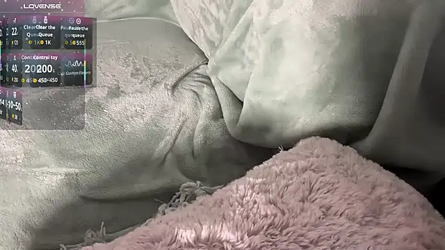 CanadianCumTarget élő XXX-chatje