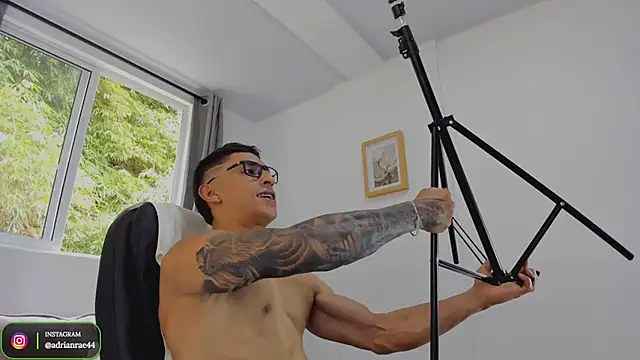 Chatroom XXX en direct de Mr_adrian