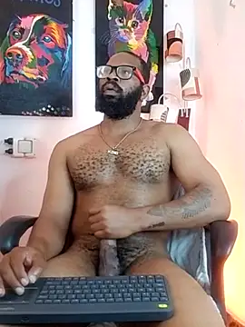 King_Malik: διαδικτυακό σόου στην κάμερα