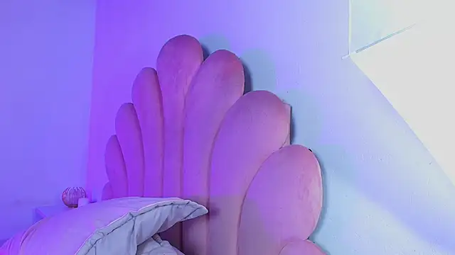 Chat XXX en directo de MiaColucci18