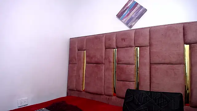 CHLOESHOW's Live XXX Chat