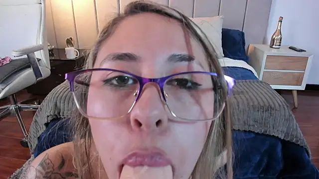 Scarlett_Bellmont's Live XXX Chat