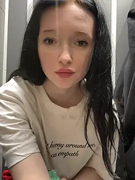 Chat +18 de Flora_Ray ao vivo