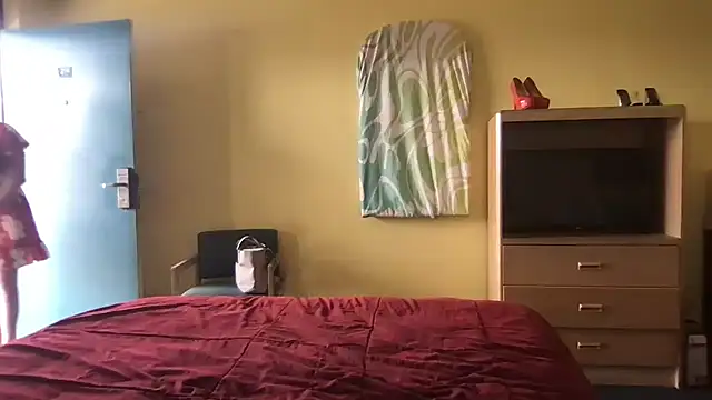 TiffaneyLove 即時 XXX 聊天