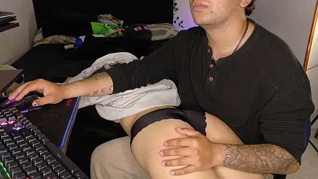 Conor_Taylor 即時 XXX 聊天