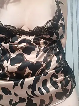 TrinaAdair 即時 XXX 聊天