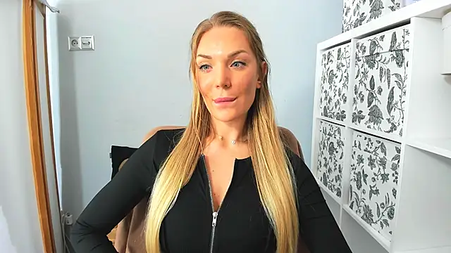 Živý XXX chat AulloraHoney