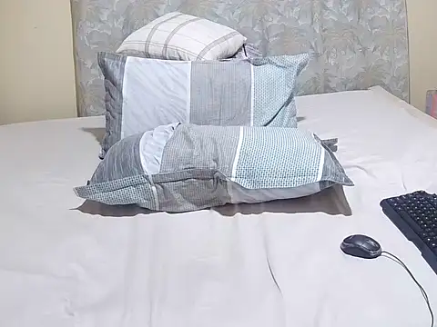 slender_sweet élő XXX-chatje