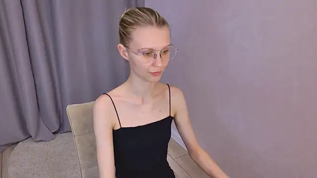 Онлайн чат XXX PhoebeMay