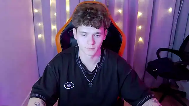 DanyDavis 即時 XXX 聊天