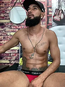 Damian_Shakur: διαδικτυακό σόου στην κάμερα