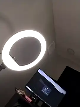 agata18_'s Live XXX Chat