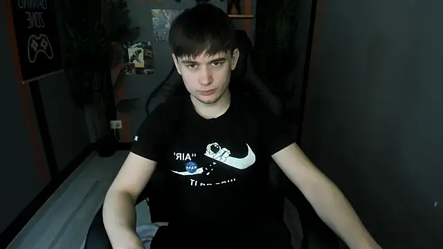 AlejandroEllias 现场XXX聊天