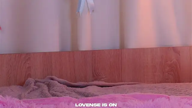 LorileeRuetz's Live XXX Chat