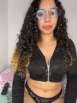 katniss_everdeen_'s Live XXX Chat