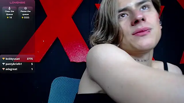 Pertunjukan Kamera Web AlanFox1