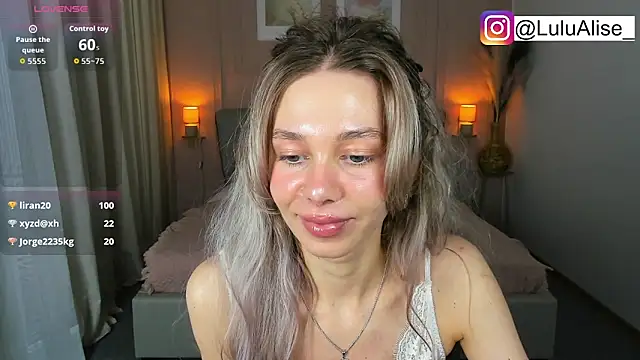 LuluAlis 现场XXX聊天