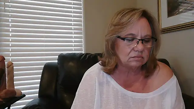 BustyAnnien Live XXX chat