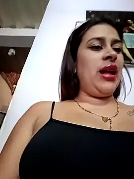 MariBelle1 Adlı Modelin Canlı XXX Sohbeti