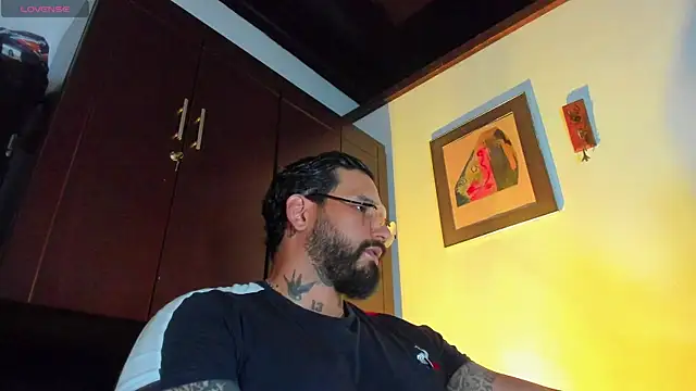 CamiloGray_ Show in webcam