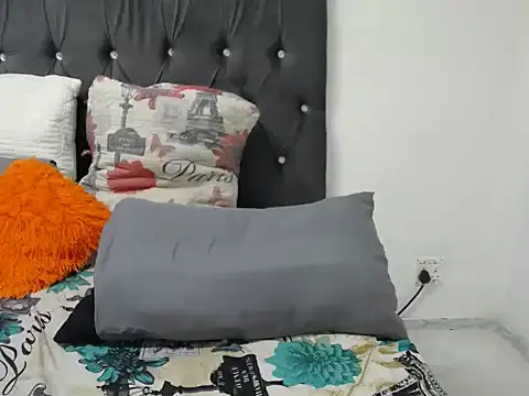 BootySoYummyX Adlı Modelin Canlı XXX Sohbeti