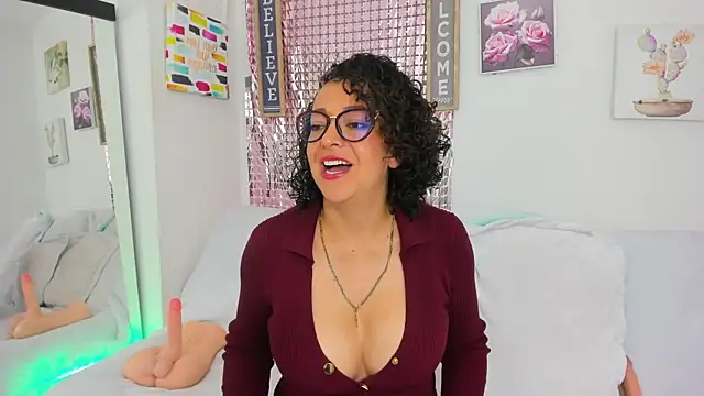 AnaDalila_Latina – Live XXX-chat