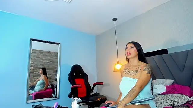 TATILARSON2 Chat XXX in diretta