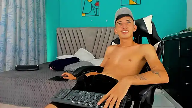 Živý XXX chat Maikol_Ortiz