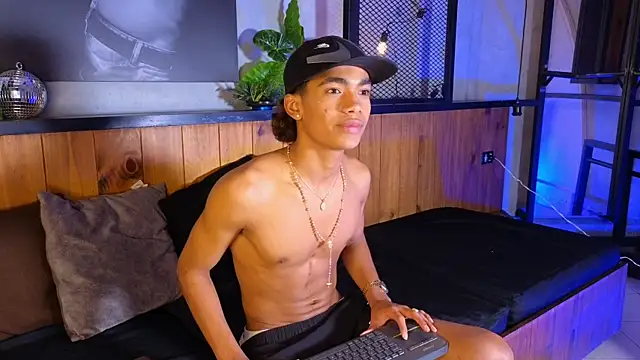 XXX chat uživo modela AlanCutee