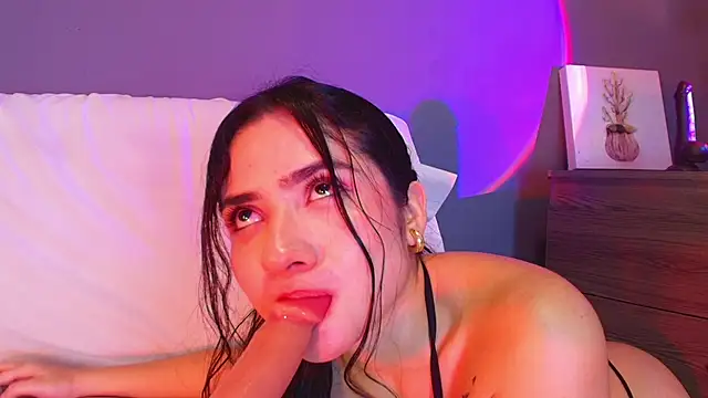 Chat +18 de adara_johnson__ ao vivo