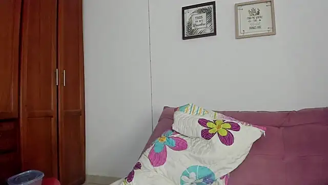 selena_jhonson: онлайн-секс-чат