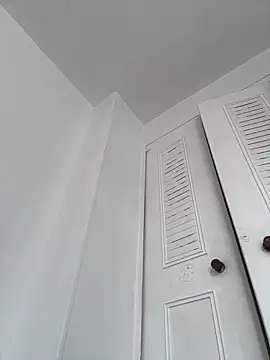 Valerie-S live XXX chat