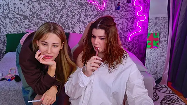 moneyforPeaches live XXX chat