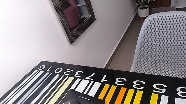 Tina_Lewis Chat XXX in diretta