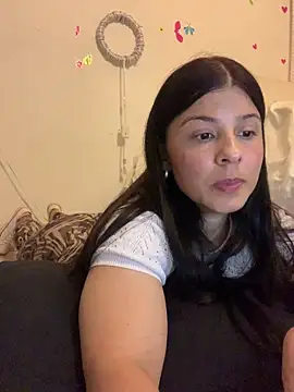 Estefani_32 Chat XXX live