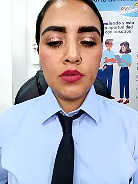 MAYE__13 Adlı Modelin Canlı XXX Sohbeti