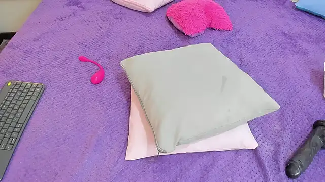 mask_red_girl's Live XXX Chat