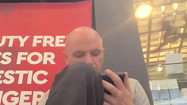 FrankieFuckMe Chat XXX in diretta