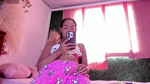 Isabella_Rosewood Webcam Show