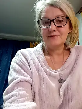 Chat +18 de irinamaux ao vivo