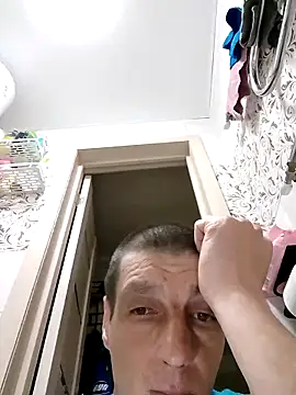 N_i_k_o_l_a_u Show Webcam