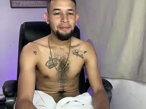 enyel_100 在線直播表演