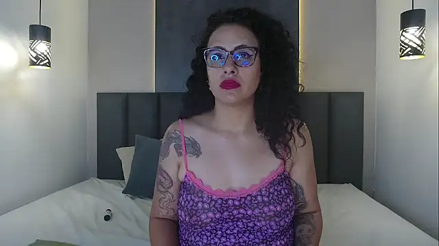 XXX chat uživo modela KatyraTaylor__